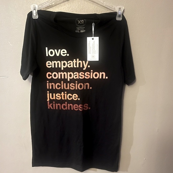 Kindcotton Tops - KINDCOTTON tshirt - black with brown/neutral graphic
